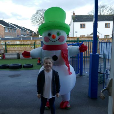 A giant snowman with a pupil